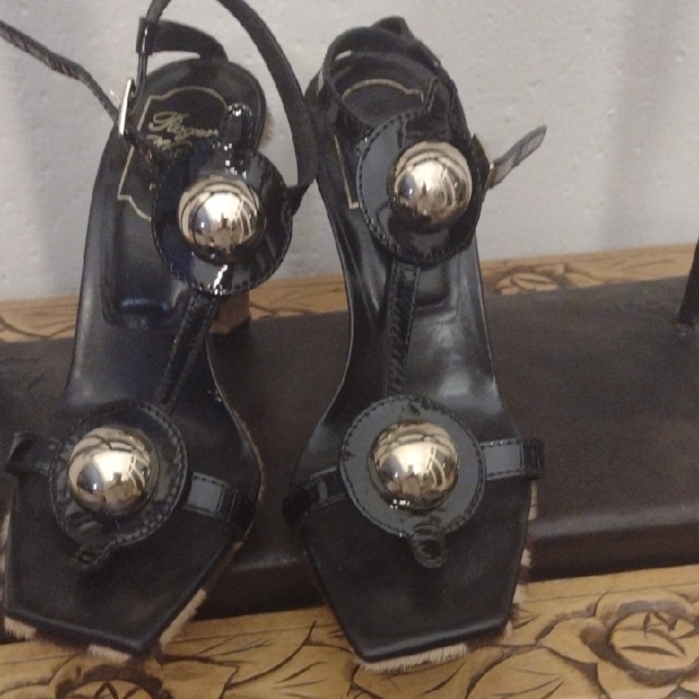 Elegant Black Designer Women's Shoes ROGER VIVIER